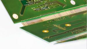 The semi-flexible PCB construction is bent twice by 90° and carries 195 electrical connections across the two semi-flexible areas.